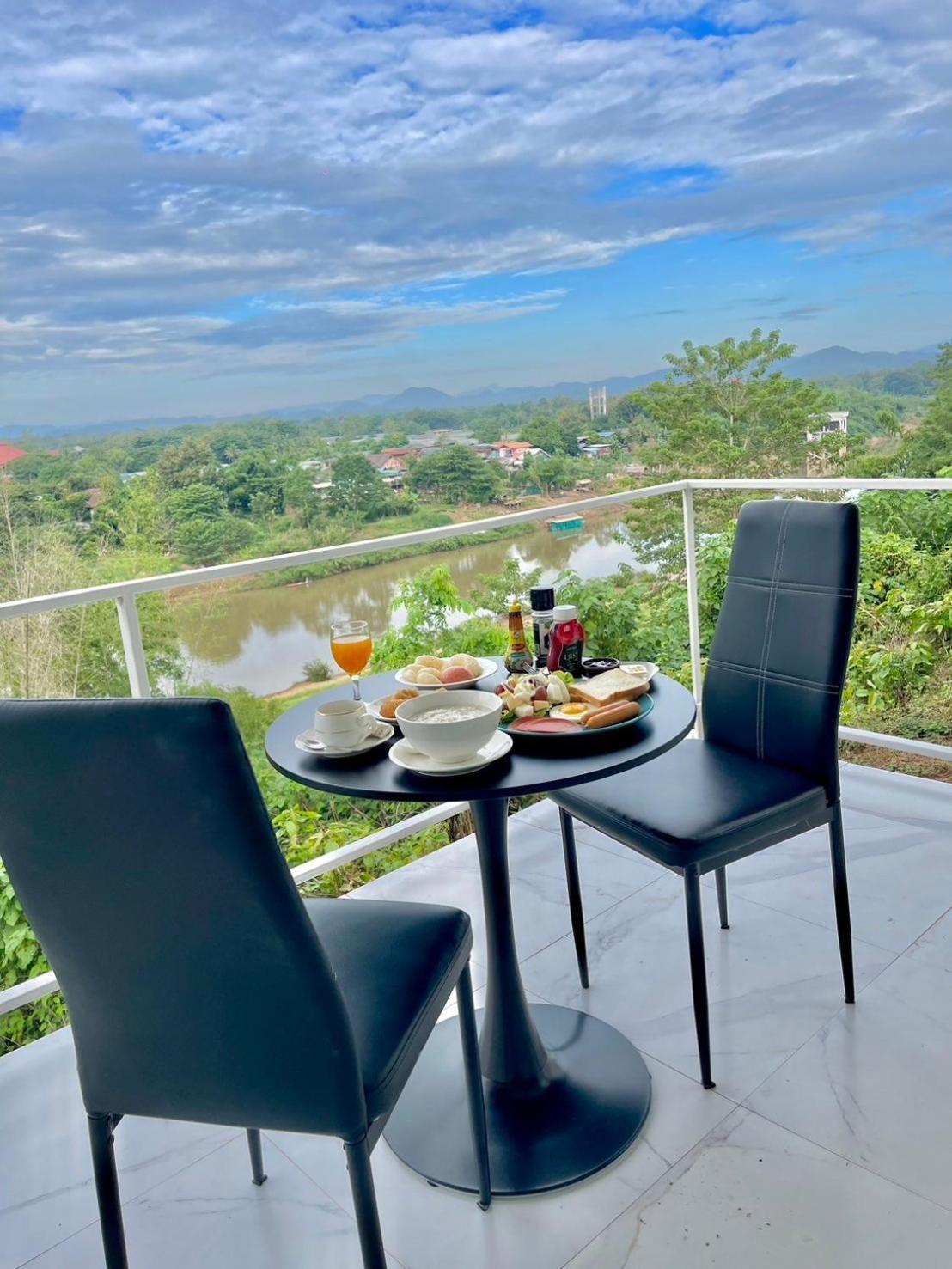 River Valley Resort แอทน่าน Exterior foto